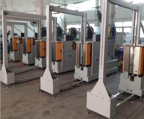 PET pallet strapping machine