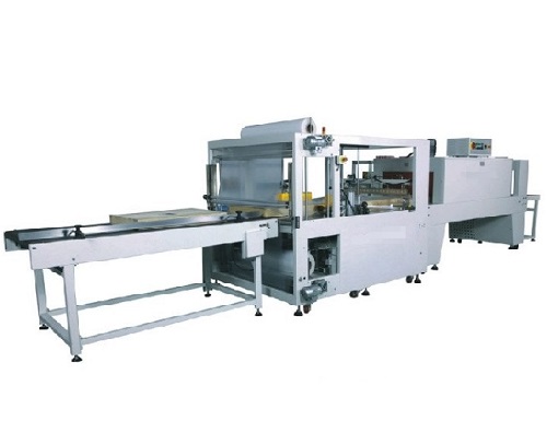 Fully sealed shrink wrap packaging machine wrapping door and panels